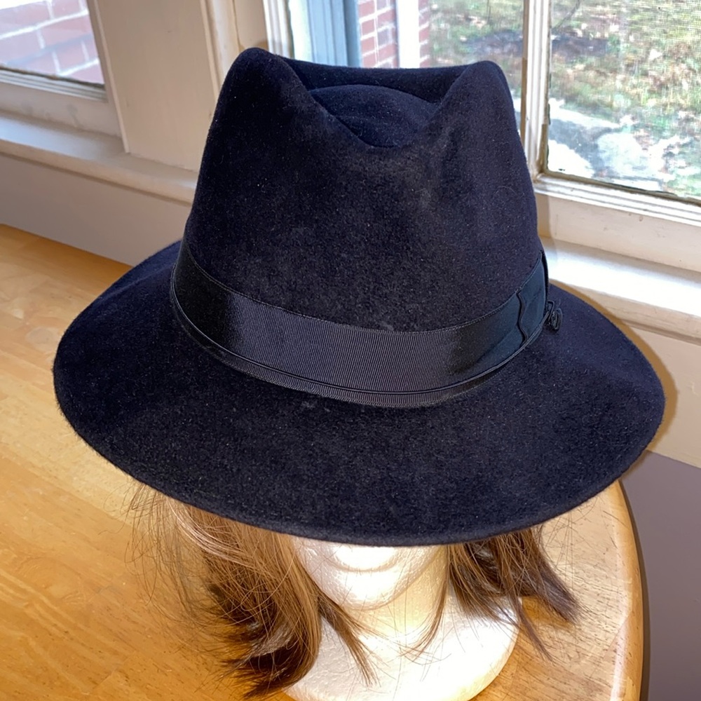 Black Selentino velour Fedora style hat size 7 in good condition
